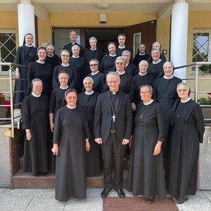 Susret nadbiskupa Kutleše sa školskim sestrama franjevkama Krista Kralja Bosansko-hrvatske provincije Prečistog srca Marijina